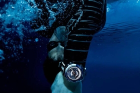 高端智变：传统腕表失宠，华为Ultimate系列“价值超车”