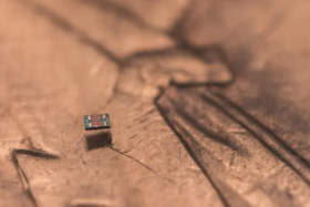 全球最小的全自主机器人诞生：比盐粒还小，成本仅 1 美分，能自由移动、通信 ... ... ...