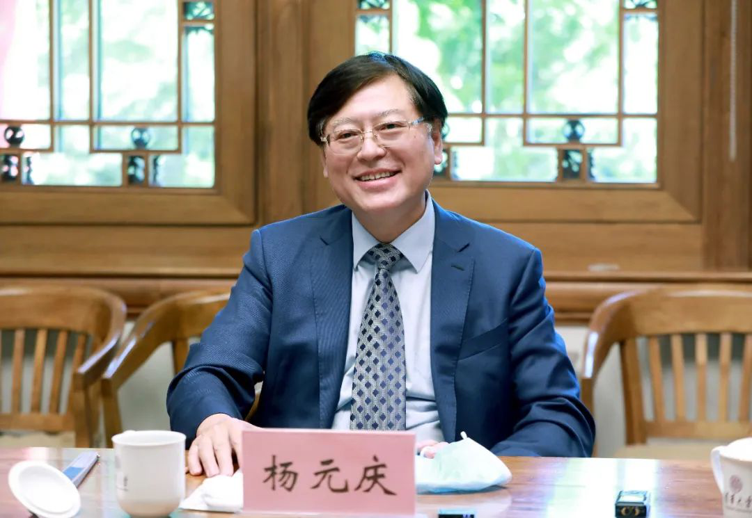 联想“爆了”，净利飙升176%，杨元庆才是AI 无冕之王